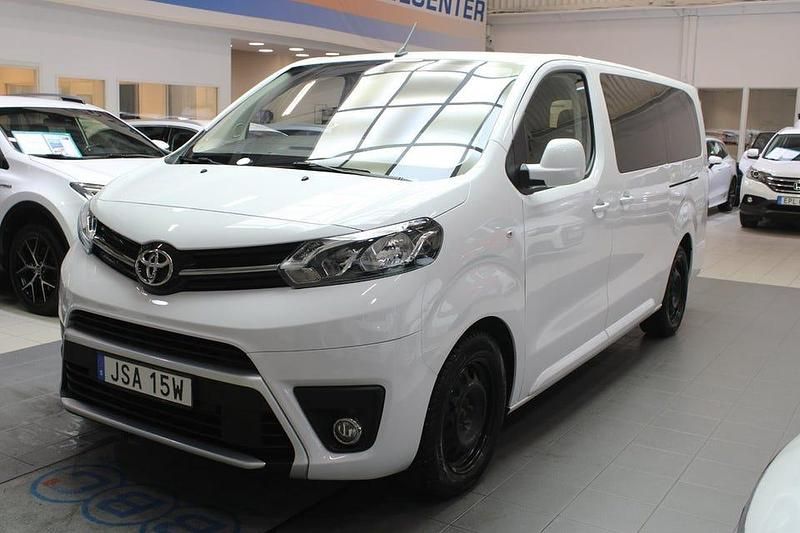 Vit Begagnad 2023 Toyota Proace Verso Kombi | 369 900 kr (Bra pris) - Bild 1/4
