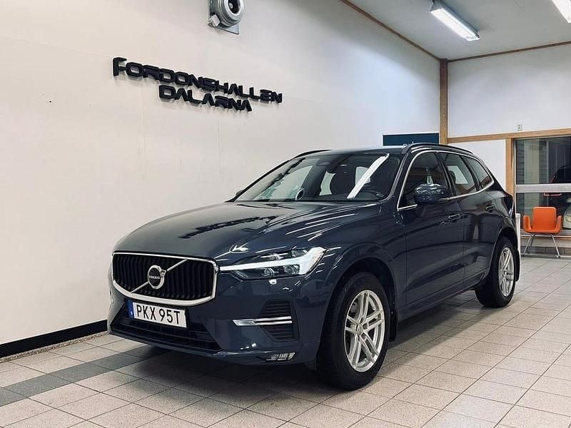 Mörkblå Begagnad 2021 Volvo XC60 Momentum SUV | 299 900 kr (Marknadspris) - Bild 1/4