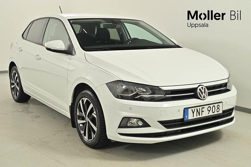 Vit (pure white) Begagnad 2018 VW Polo Halvkombi | 149 900 kr (Marknadspris) - Bild 1/4