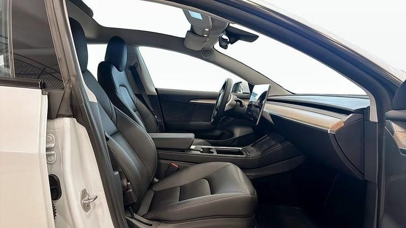 Begagnad Tesla Model 3 Standard Range 208 kW (283 HK) 2022 Vit Sedan