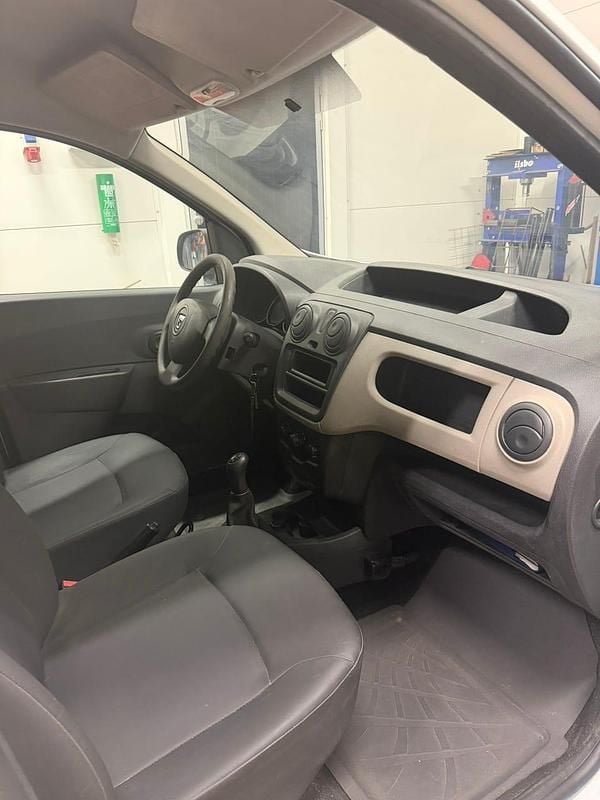 Begagnad Dacia Dokker Express 83 HK (61 kW) 2015 Van