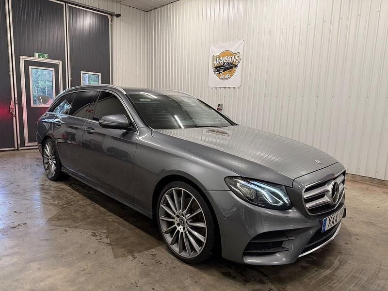 Grå Begagnad 2020 Mercedes E200 AMG Kombi | 235 000 kr (Bra pris) - Bild 1/4