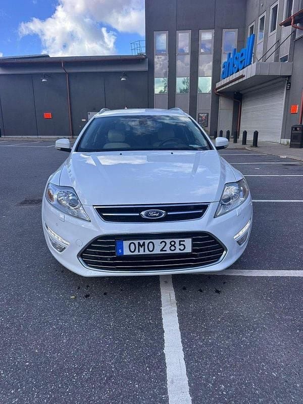 Vit Begagnad 2014 Ford Mondeo Kombi | 55 000 kr (Bra pris) - Bild 1/4