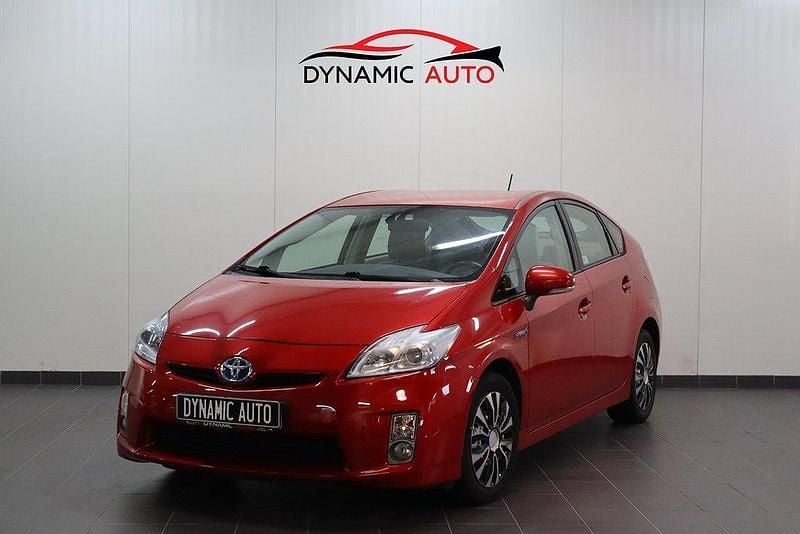 Mörkröd Begagnad 2010 Toyota Prius Halvkombi | 109 900 kr (Dyr) - Bild 1/4