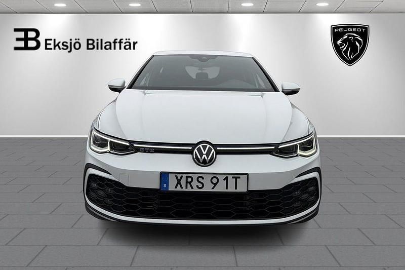 Begagnad VW Golf VIII GTE 245 HK (180 kW) 2020 Vit Halvkombi