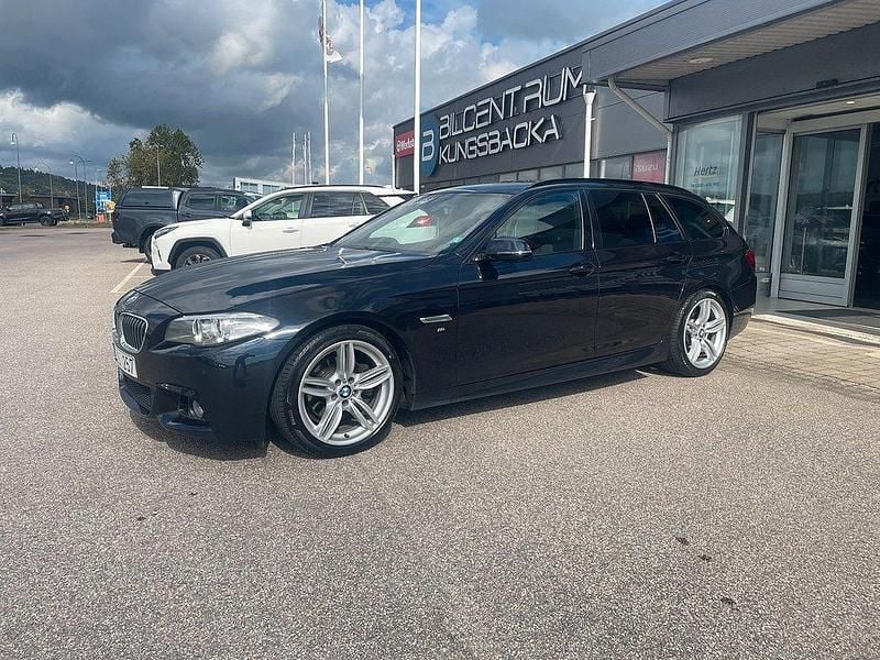 Svart Begagnad 2013 BMW 520 M Sport Kombi | 139 900 kr (Lite dyr) - Bild 1/4