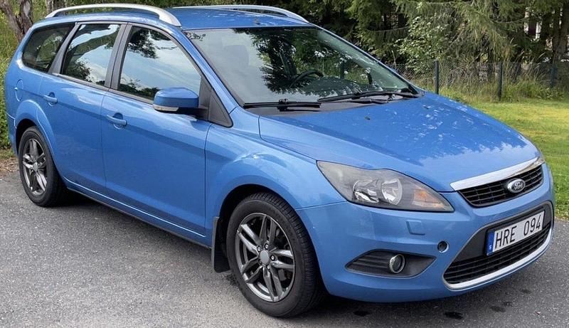 Blå Begagnad 2009 Ford Focus Titanium Kombi | 29 900 kr (Lite dyr) - Bild 1/4