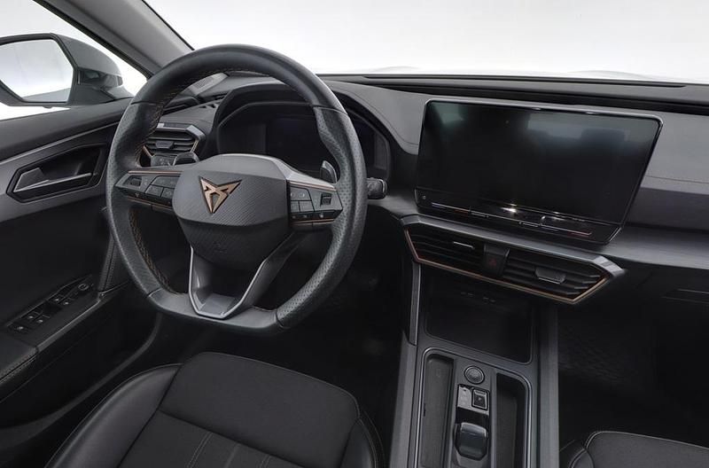 Begagnad Cupra Formentor 150 HK (110 kW) 2023 Vit (candy white) SUV