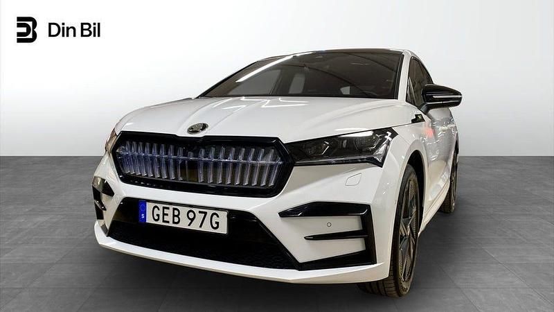 Vit Begagnad 2022 Skoda Enyaq iV RS SUV | 439 900 kr (Marknadspris) - Bild 1/4