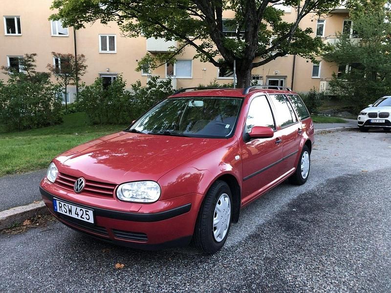 Röd Begagnad 2001 VW Golf IV Comfortline Kombi | 10 000 kr (Superpris) - Bild 1/2