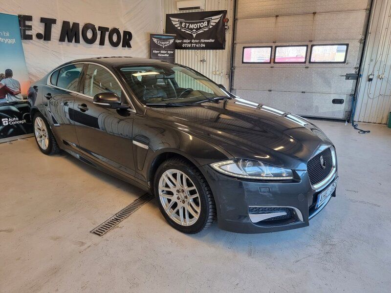 Grå Begagnad 2013 Jaguar XF Supercharged Sedan | 159 900 kr - Bild 1/4