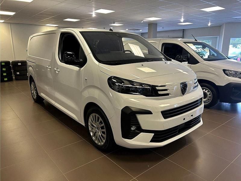 Vit (vit kaolin) Ny 2024 Peugeot e-Expert Van | 647 375 kr (Lite dyr) - Bild 1/4