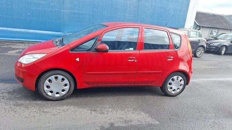 Röd Begagnad 2005 Mitsubishi Colt Halvkombi | 29 900 kr (Marknadspris) - Bild 1/1