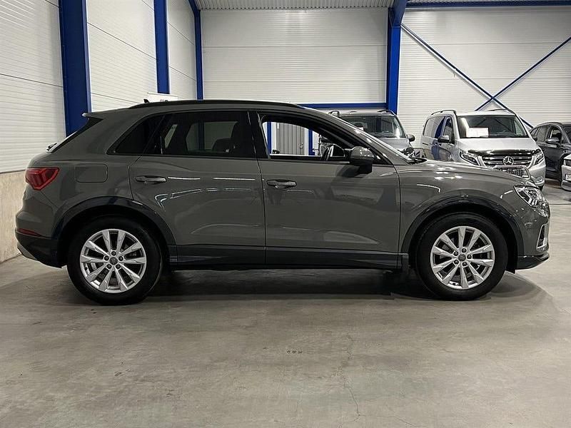 Begagnad Audi Q3 Advanced Plus 150 HK (110 kW) 2019 Grå SUV