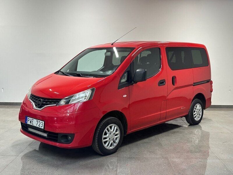 Röd Begagnad 2011 Nissan NV200 Van | 69 900 kr (Dyr) - Bild 1/4