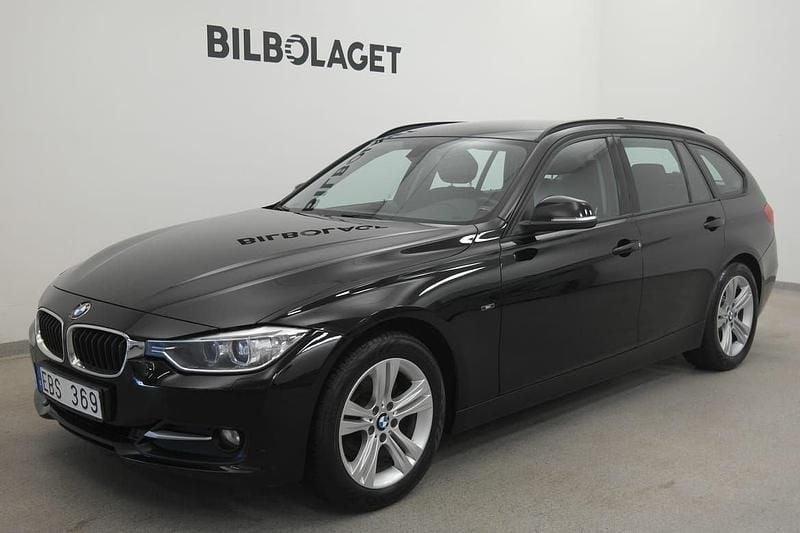 Svart Begagnad 2013 BMW 320 Sport Line Kombi | 125 800 kr (Marknadspris) - Bild 1/4