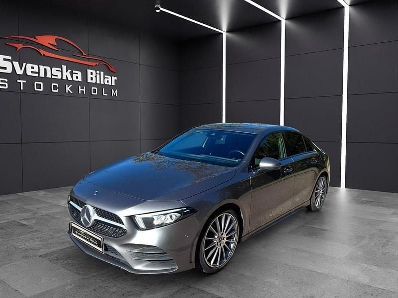 Mörkgrå Begagnad 2019 Mercedes A200 AMG Sedan | 239 900 kr (Lite dyr) - Bild 1/4