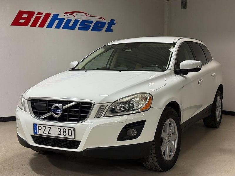 Vit Begagnad 2010 Volvo XC60 Summum SUV | 109 900 kr (Bra pris) - Bild 1/4