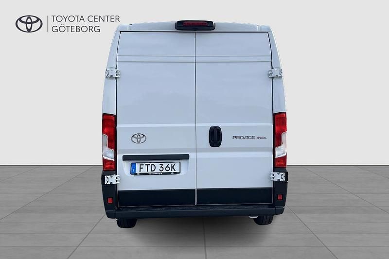 Begagnad Toyota Proace 182 HK (133 kW) 2024 Vit Minibuss