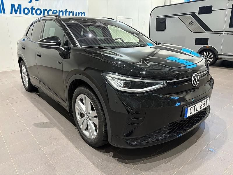 Svart Begagnad 2023 VW ID.4 GTX SUV | 359 900 kr (Marknadspris) - Bild 1/4