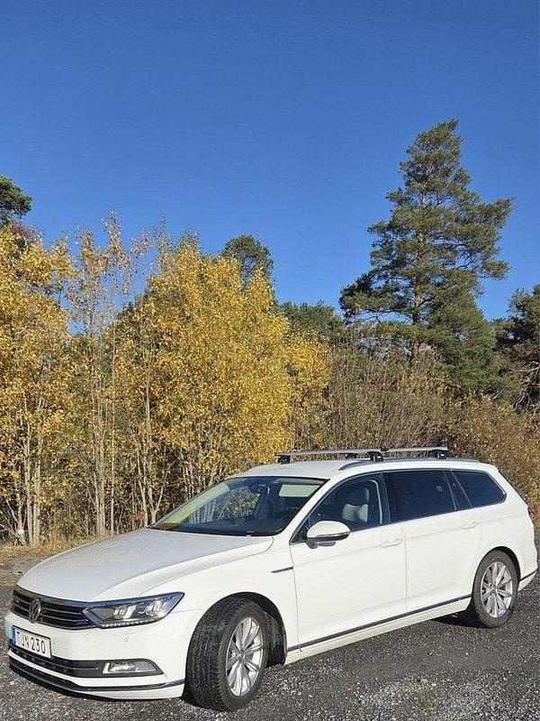 Vit Begagnad 2015 VW Passat Kombi | 109 000 kr (Bra pris) - Bild 1/4