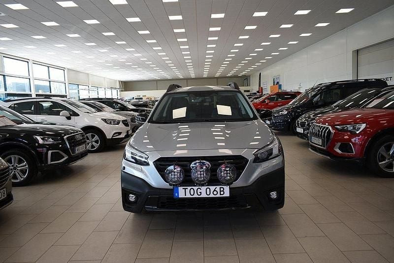 Silver Begagnad 2021 Subaru Outback SUV | 328 900 kr (Marknadspris) - Bild 1/4