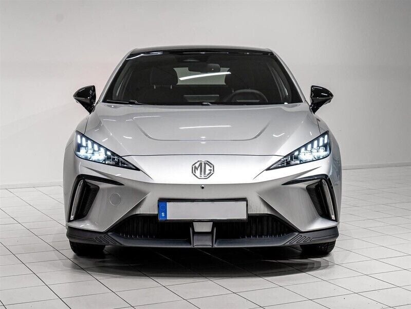Grå/silver Begagnad 2023 MG MG4 EV Luxury Halvkombi | 406 740 kr (Dyr) - Bild 1/4