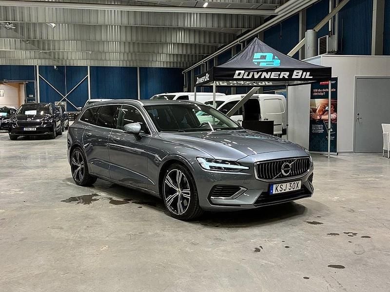 Grå Begagnad 2021 Volvo V60 Inscription Kombi | 319 900 kr (Superpris) - Bild 1/4