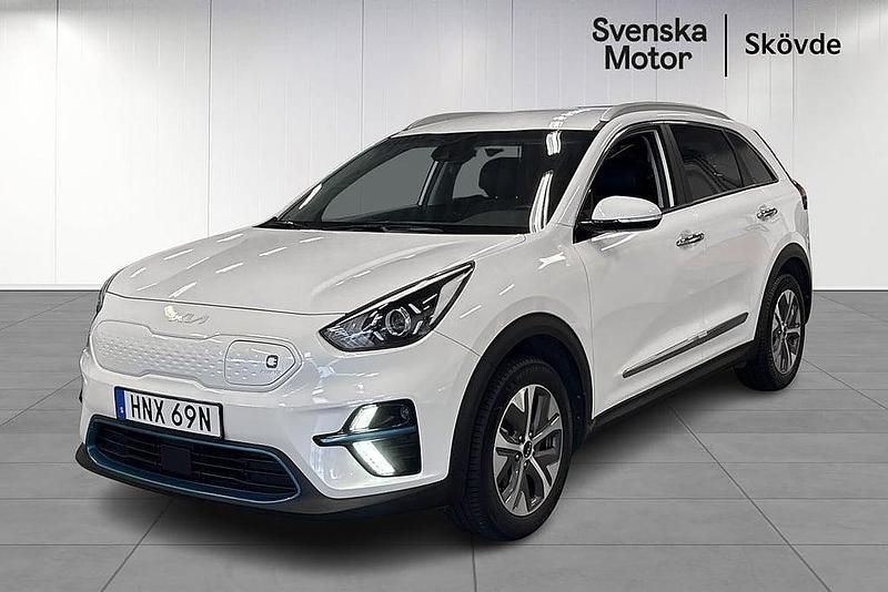 Vit Begagnad 2021 Kia e-Niro Advance SUV | 259 200 kr (Bra pris) - Bild 1/4