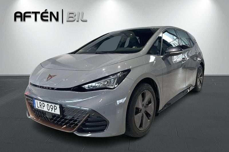 Ljusgrå (grå) Begagnad 2022 Cupra Born Halvkombi | 268 000 kr (Marknadspris) - Bild 1/3