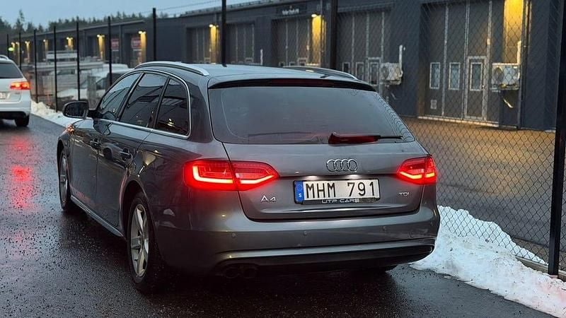 Begagnad Audi A4 136 HK (100 kW) 2012 Grå Kombi