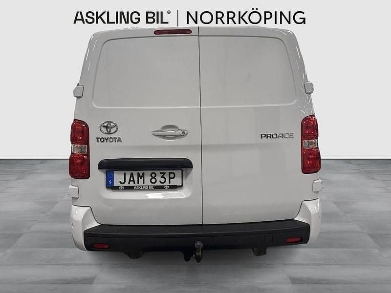 Begagnad Toyota Proace 177 HK (130 kW) 2023 Vit Minibuss