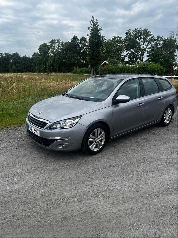 Grå Begagnad 2014 Peugeot 308 Active Kombi | 48 500 kr (Bra pris) - Bild 1/4
