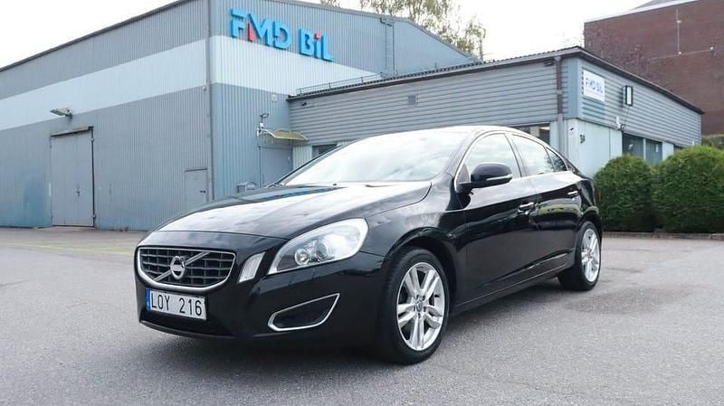 Svart Begagnad 2011 Volvo S60 Summum Sedan | 79 700 kr (Bra pris) - Bild 1/4