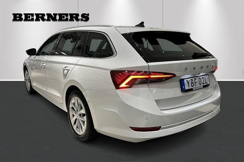 Begagnad Skoda Octavia 151 HK (111 kW) 2022 Vit Kombi
