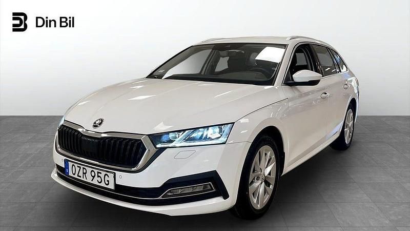 Vit Begagnad 2022 Skoda Octavia Style Kombi | 269 900 kr (Marknadspris) - Bild 1/4