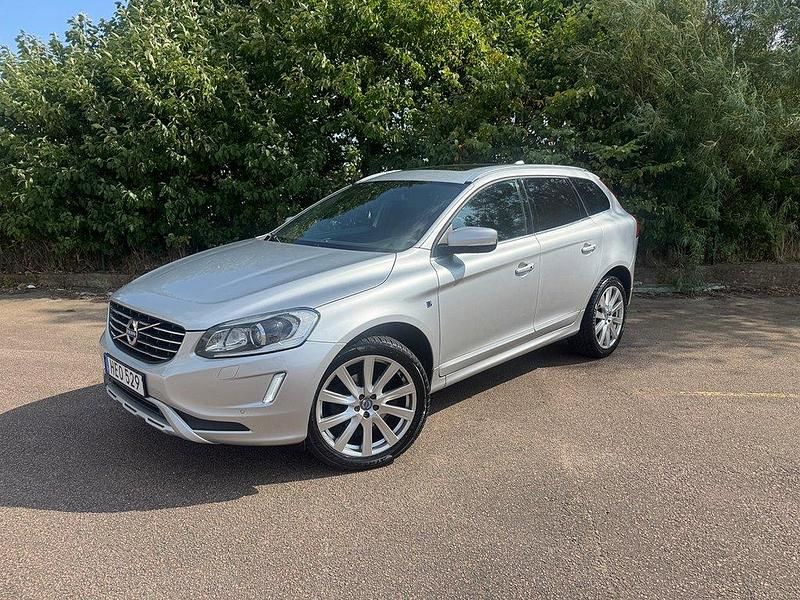 Silver Begagnad 2015 Volvo XC60 Ocean Race SUV | 179 500 kr (Marknadspris) - Bild 1/4