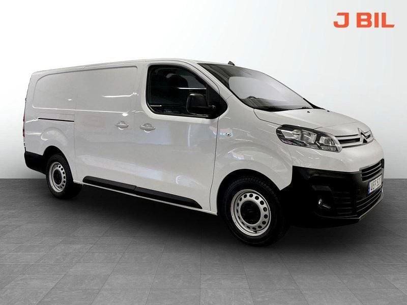 Vit Begagnad 2023 Citroën Jumpy Minibuss | 329 900 kr (Lite dyr) - Bild 1/4