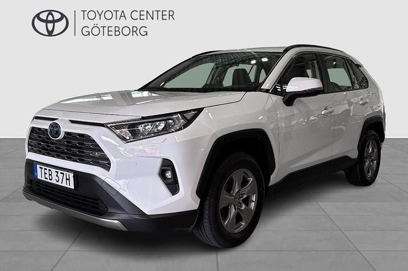 Vit Begagnad 2022 Toyota RAV4 Hybrid Active SUV | 359 900 kr (Marknadspris) - Bild 1/2