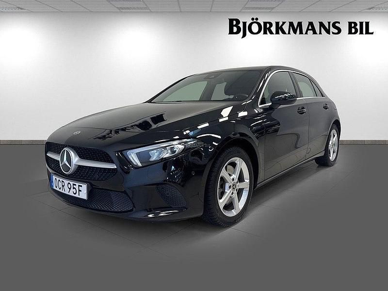 Svart Begagnad 2020 Mercedes A250 Sedan | 264 000 kr (Marknadspris) - Bild 1/4