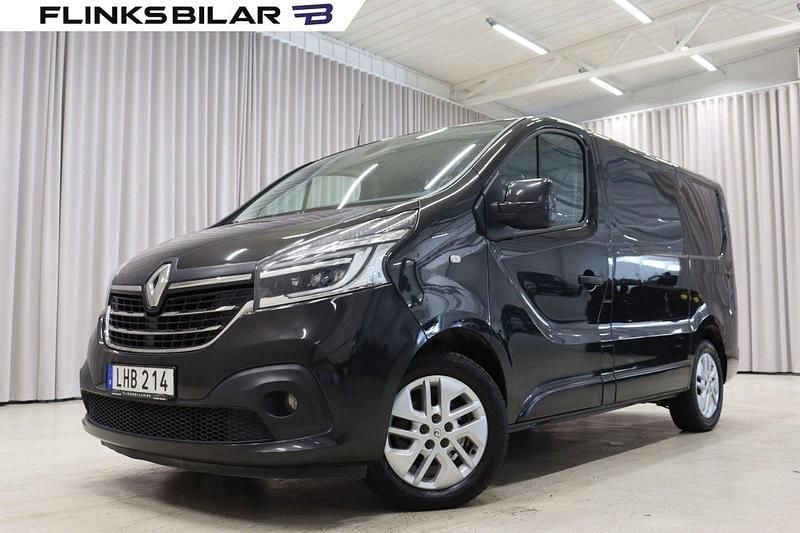 Svart (svart metallic) Begagnad 2021 Renault Trafic Van | 189 900 kr (Superpris) - Bild 1/4