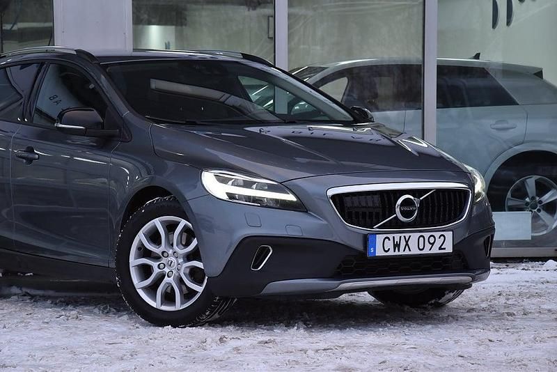 Begagnad Volvo V40 150 HK (110 kW) 2017 Grå Halvkombi