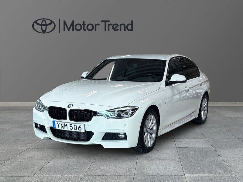 Vit Begagnad 2018 BMW 320 M Sport Sedan | 219 000 kr (Lite dyr) - Bild 1/4