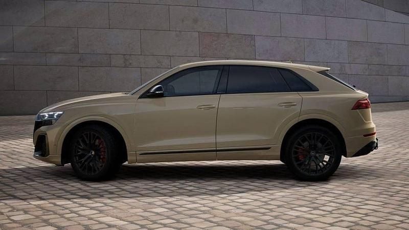 Begagnad Audi Q8 286 HK (210 kW) 2024 Sakhirguld metallic SUV