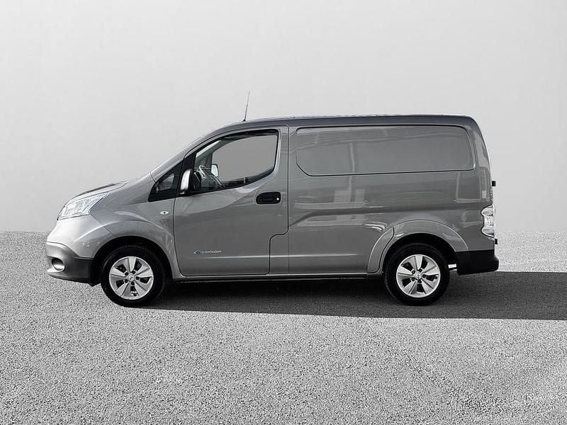 Begagnad Nissan e-NV200 Comfort 80 kW (109 HK) 2021 Gråmet Minibuss