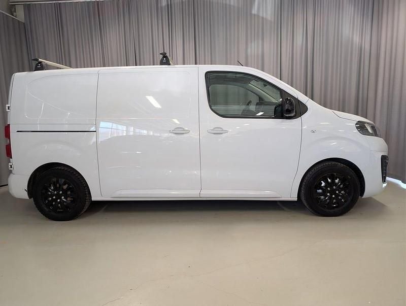 Begagnad Opel Vivaro-e Combi 100 kW (136 HK) 2022 Vit Van
