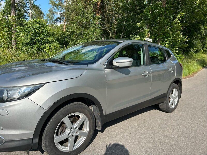 Silver Begagnad 2016 Nissan Qashqai SUV | 89 000 kr (Bra pris) - Bild 1/4