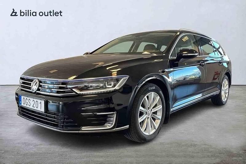 Svart Begagnad 2017 VW Passat GTE Kombi | 239 900 kr (Marknadspris) - Bild 1/1