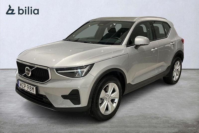 Silver Begagnad 2022 Volvo XC40 Core SUV | 339 900 kr (Bra pris) - Bild 1/3