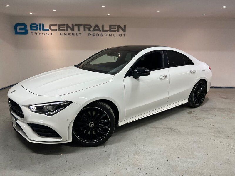 Vit Begagnad 2019 Mercedes CLA220 AMG Sedan | 359 800 kr (Lite dyr) - Bild 1/4